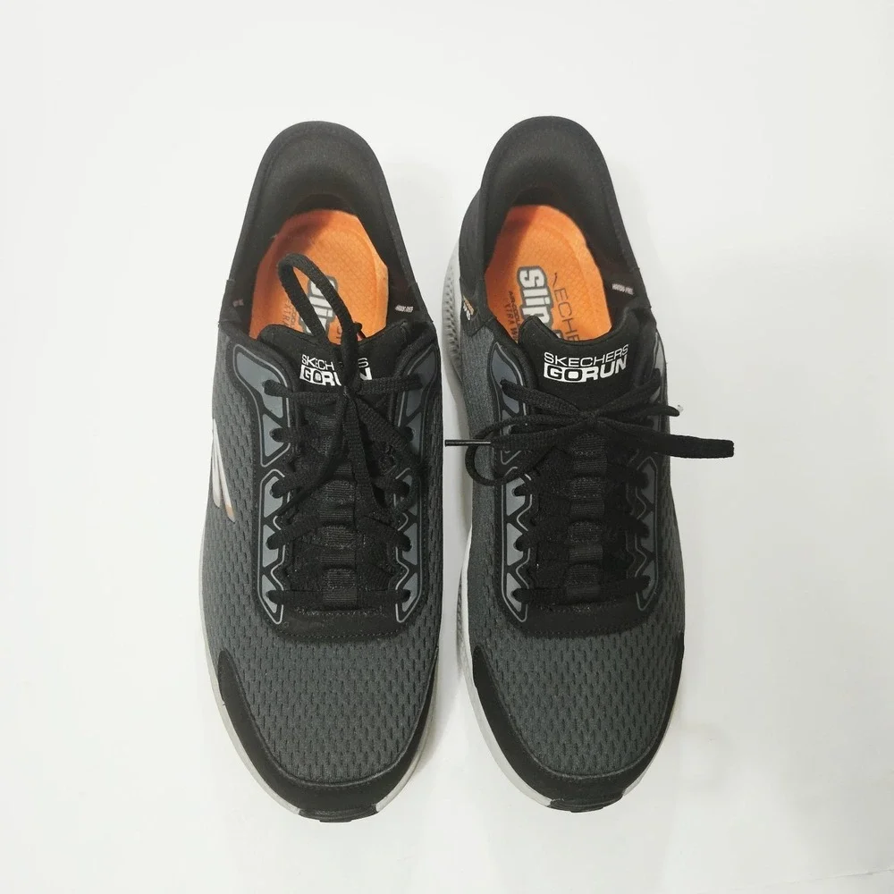 Skechers men hands